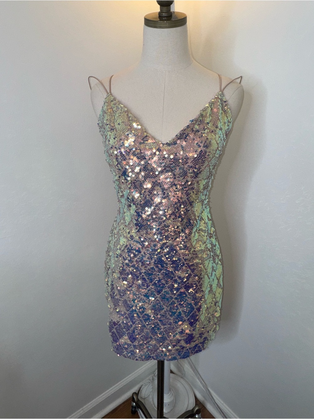 Windsor Women’s 10 Shelly Iridescent Sparkly Sequins Mermaid Bodycon Mini Dress